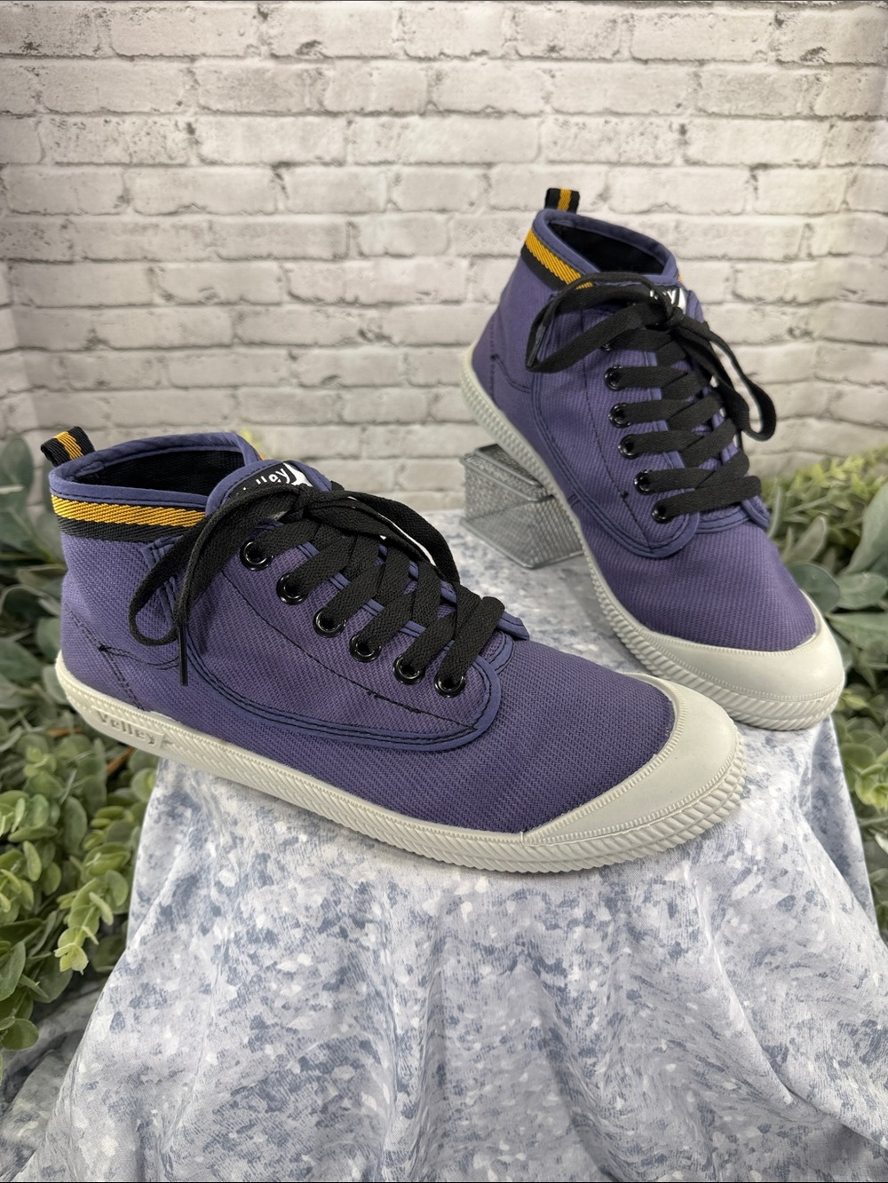 VOLLEY “High Leap” Purple Soft Canvas Old School High-Top Sneakers Mens 7M EUC